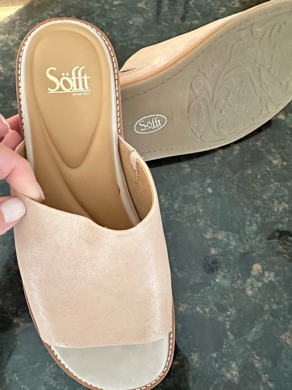 Sofft Noble Leather Sandals in ‘Tapioca Grey’ (Beige color), NWOB, (US) 10M - Picture 10 of 13